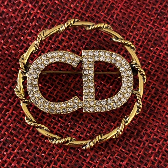 Dior Accessories - ⚜️ Dior Gold Circular Brooch ⚜️